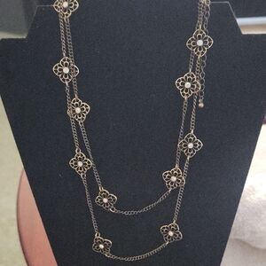 Elegant Gold Flower Necklace